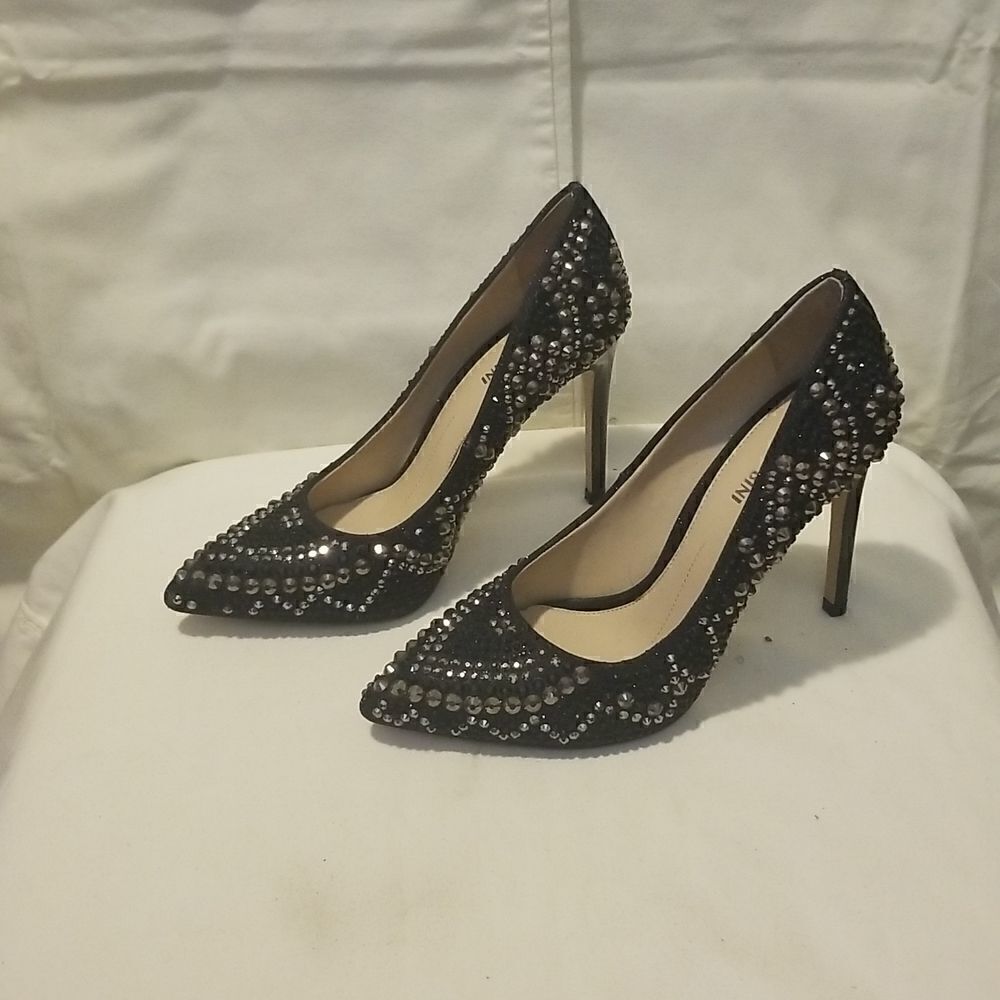 Wonens Shoes   - Picture 3 of 9